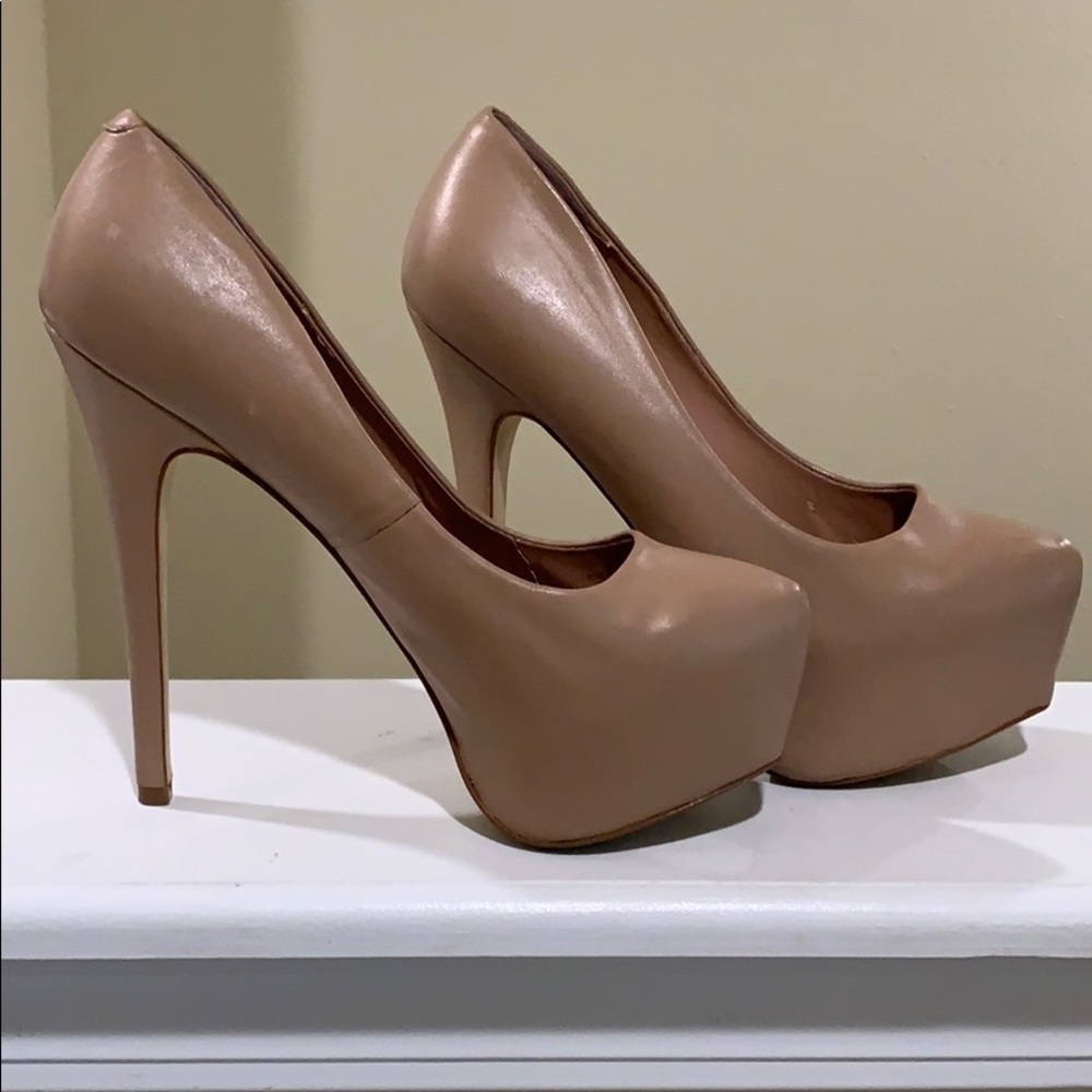 Steve Madden pumps